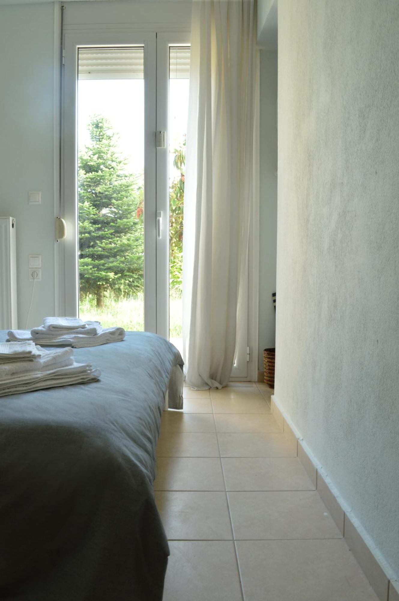 Sunny Retreat With A Garden Terrace Private Room 이오아니아 외부 사진